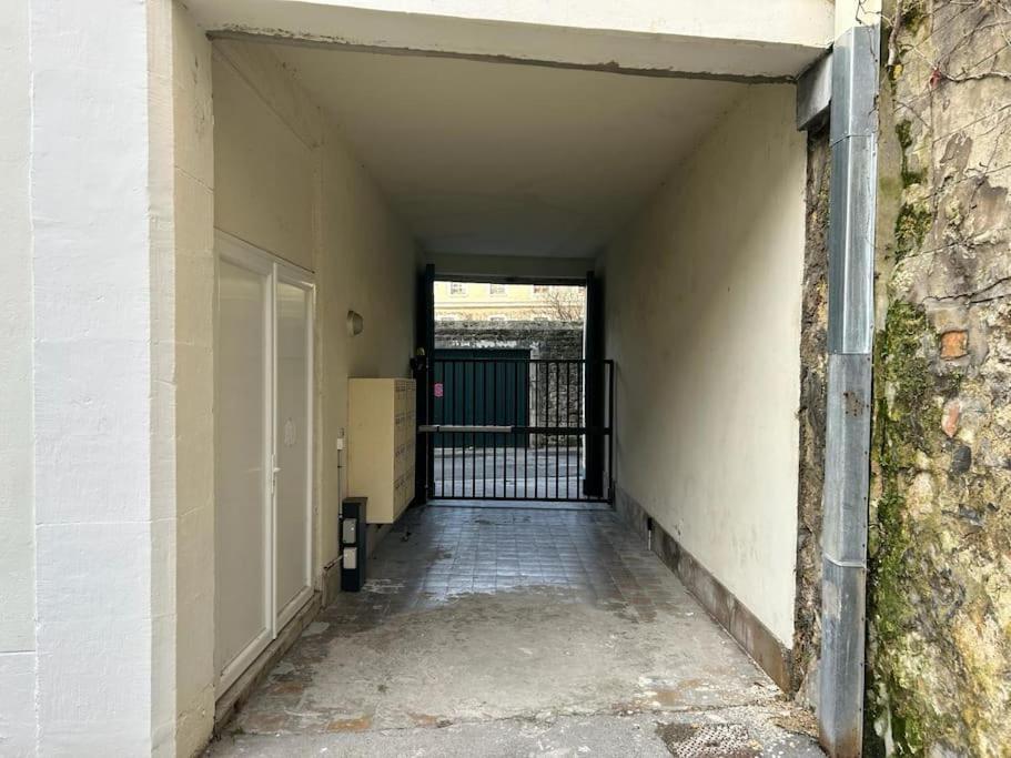 Aux Remparts De La Vieille Ville - 4P, Parking Boulogne-sur-Mer Exterior foto