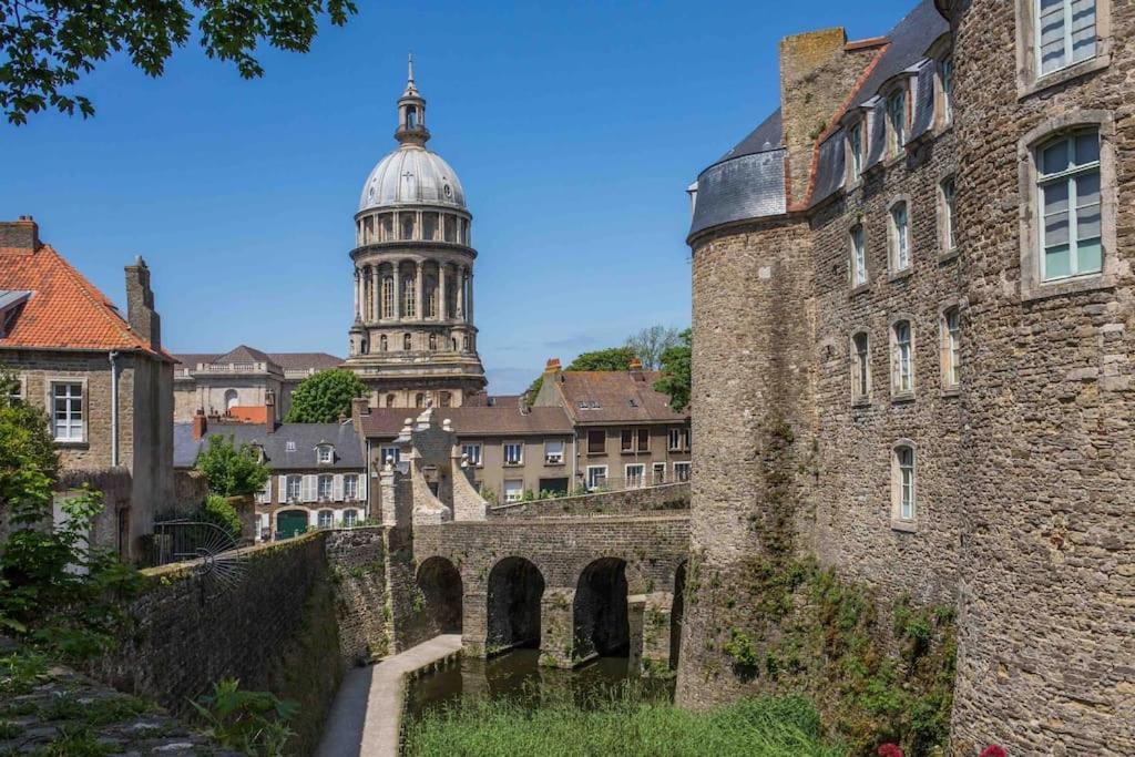 Aux Remparts De La Vieille Ville - 4P, Parking Boulogne-sur-Mer Exterior foto